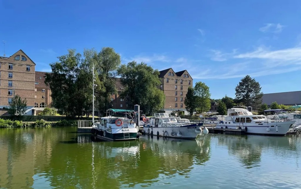 Port de plaisance d'Hautmont, sur la Sambre